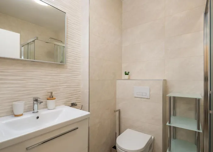 Luxury Sea View Anda * Макарська